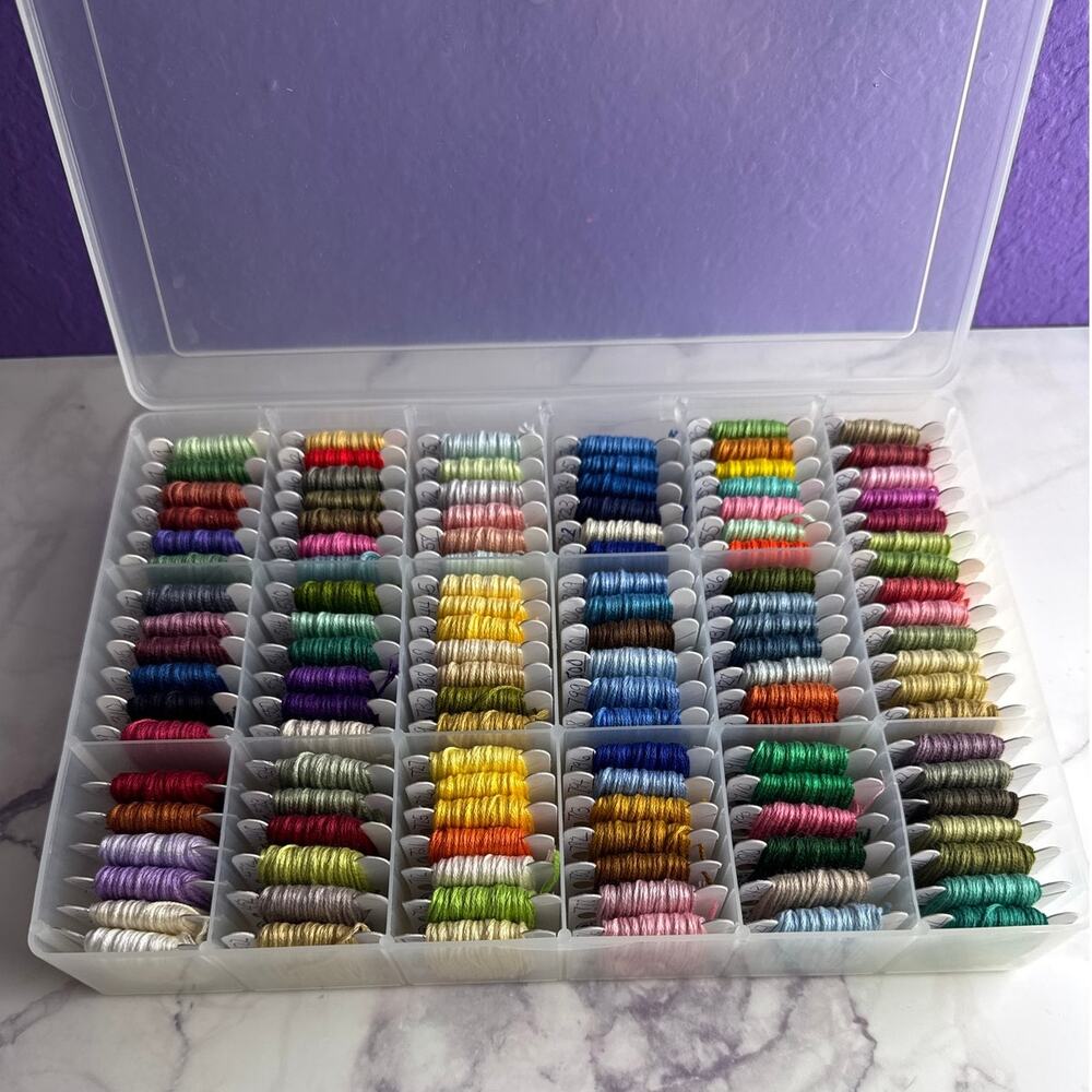 116 Pre-Wound DMC Embroidery Floss Thread Bobbins Set in Clear Storage Case Lot